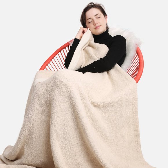 P/S Solid Color with Edge Luxury Soft Throw Blanket·50x60·Super Soft·ComfyLuxe - Picture 2 of 9